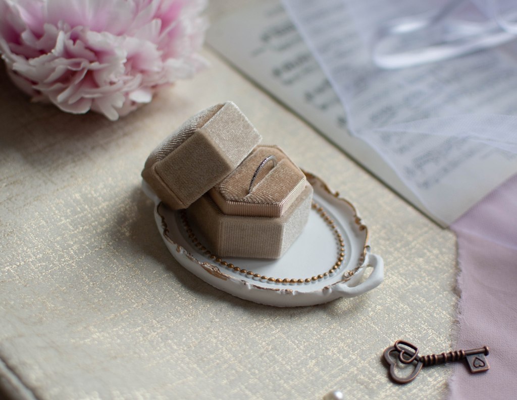 UK FEMALE WEDDING PHOTOGRAPHER