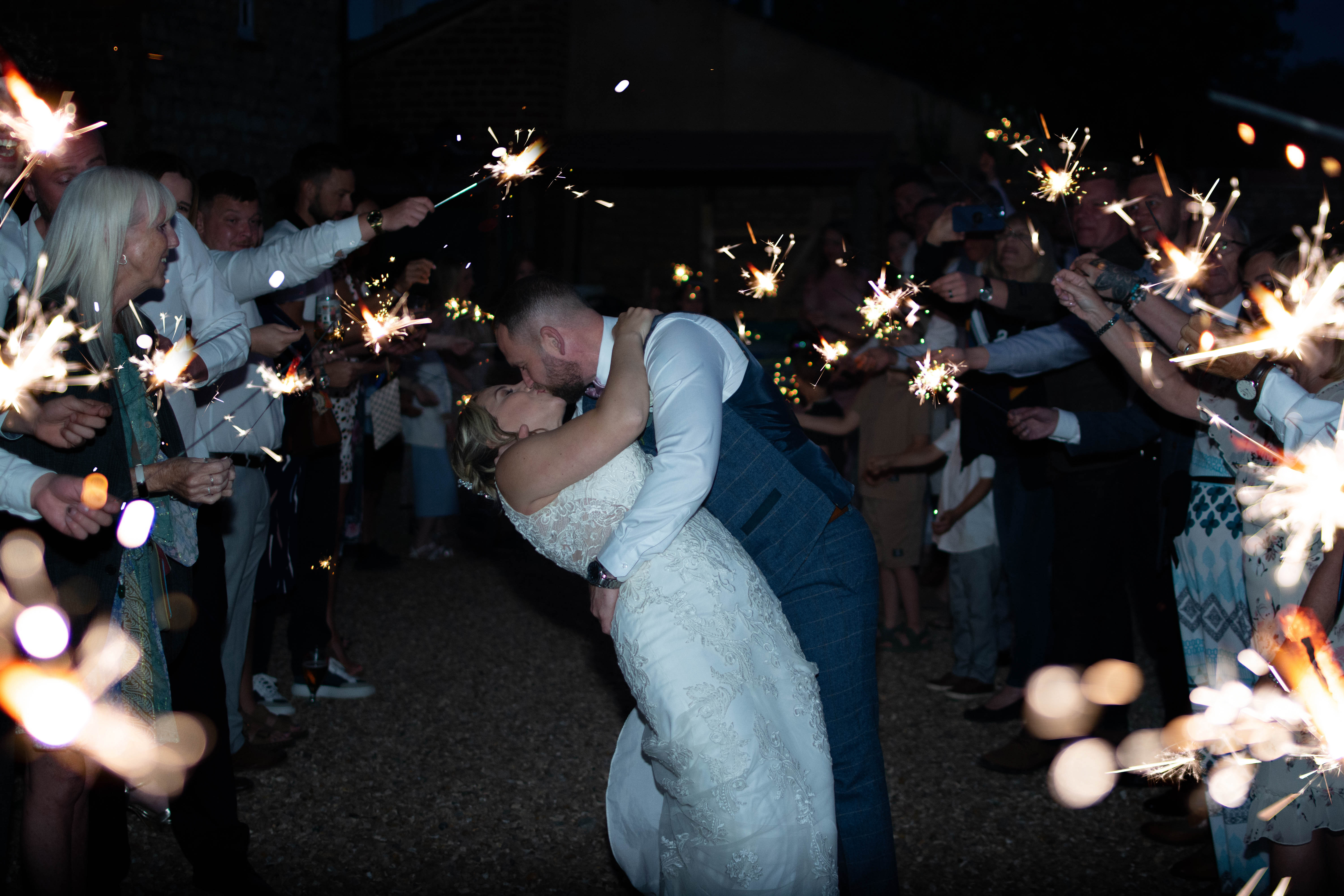 FEMALE WEDDING PHOTOGRAPHER IN MILTON KEYNES