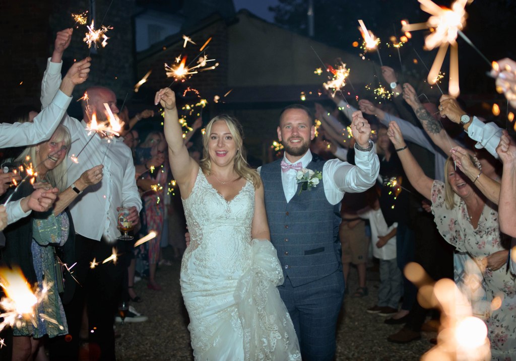 FEMALE WEDDING PHOTOGRAPHER IN MILTON KEYNES